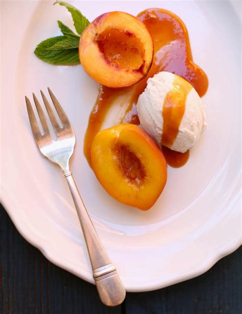 ROASTED NECTARINES WITH CARAMEL SAUCE - Studio Delicious