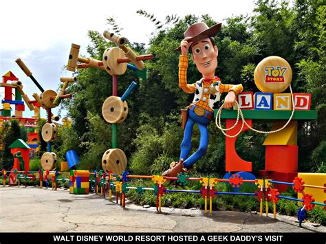 A GEEK DADDY: TOY STORY LAND