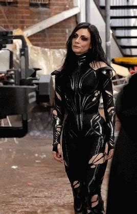 Cate Blanchett Hela GIF - CateBlanchett Hela Thor - Discover & Share ...