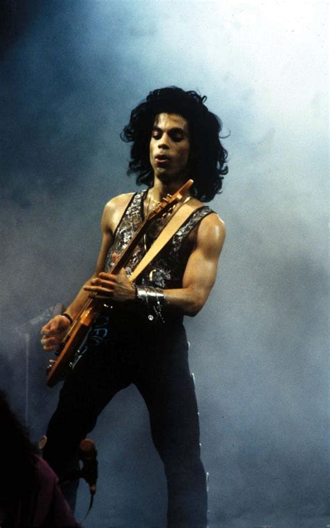 Since Prince's passing SO MANY new, unseen photos!!!! Post them here!!!