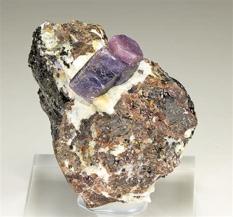 Corundum - Minerals For Sale - #8031805