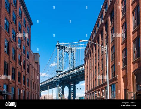 Classic Dumbo view of the Manhattan Bridge Stock Photo - Alamy