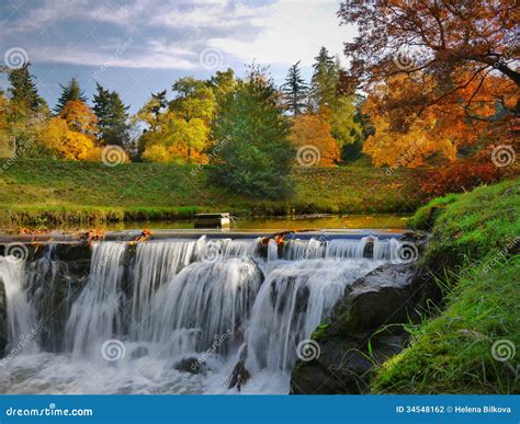 Autumn Scenery Waterfalls Park Landscape Stock Foto - Image of najaar, watervallen: 34548162