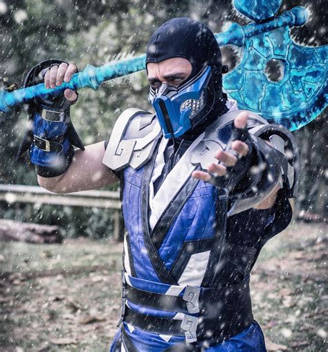 Mortal Kombat: 10 Sub-Zero Cosplays That Leave Us Chilled