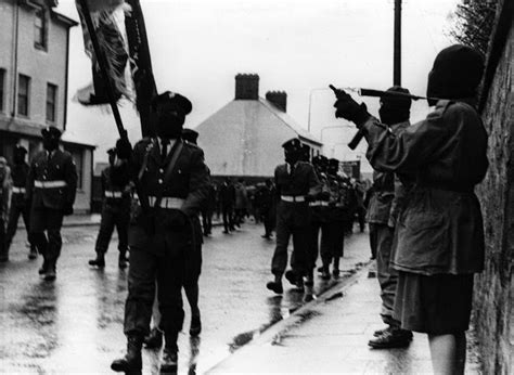 Pictures of Female IRA Fighters in the 1970s ~ vintage everyday