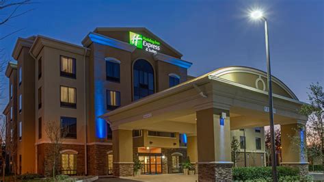 Holiday Inn Express & Suites Orlando East-Ucf Area, Orlando | HotelsCombined