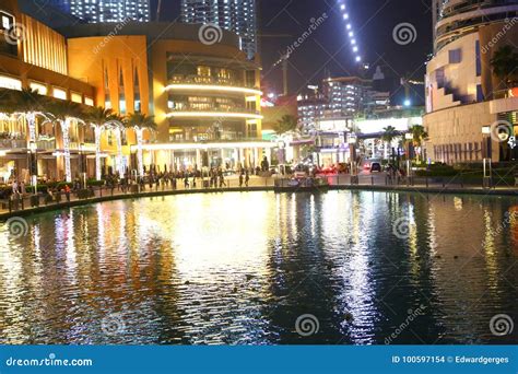 Night view of Dubai editorial stock image. Image of exterior - 100597154