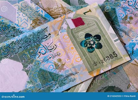 New 1 Qatari Riyal Banknote Stock Image - Image of market, notes: 216542553