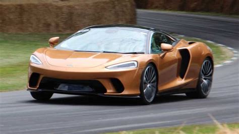 McLaren GT Debuts As The Practical Supercar With 620 HP