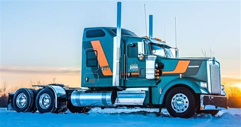 Epic Custom-Ordered Kenworth W900L Is A Thing Of Beauty