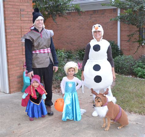 Family costume frozen, elsa, olaf, anna, kristoff and sven dog costume | Frozen halloween ...