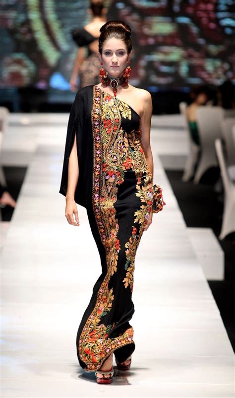 Pin by abi theclas on Batik Nusantara | Batik fashion, Indonesia fashion, Indonesia fashion week