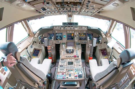 Boeing 747-8 flight deck Beltyukov - Boeing 747-8 - Wikipedia, the free ...