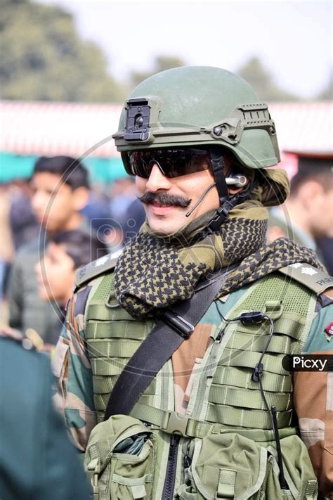 Indian Army Para(SF) during Army day 2019[628×1024] : r/MilitaryPorn