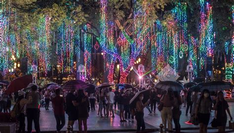 IN PHOTOS: Ayala Triangle Festival of Lights makes a comeback