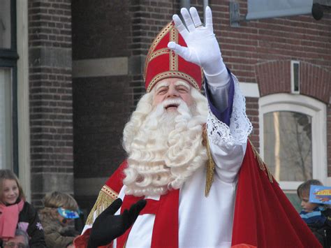 Amsterdam mayor was right to licence Sinterklaas parade: highest Dutch ...