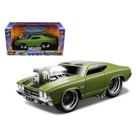 Maisto 1:24 Scale 1969 Chevrolet Chevelle Green Muscle Machines Diecast Model Car - Walmart.com ...