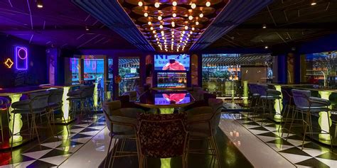 Radio bar restaurant interior design | Sumessh Menon Associates