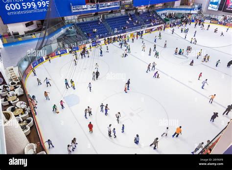 The ice rink of the Dubai Mall Stock Photo - Alamy