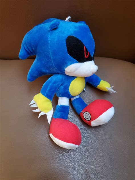 Bootleg metal sonic plush looks Terrible : r/SonicTheHedgehog