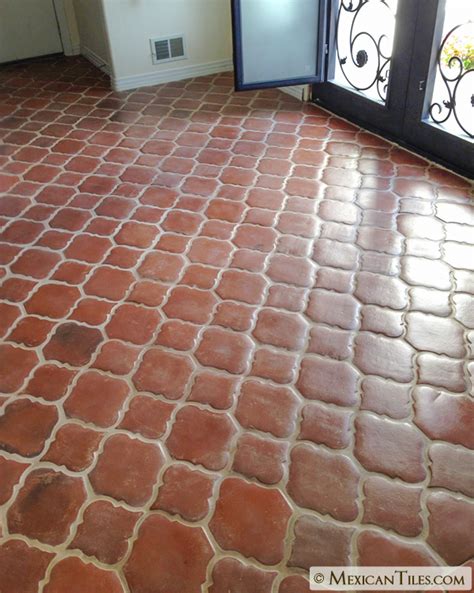 Mexican Tile - Arabesque Picket - Spanish Mission Red Floor Tile