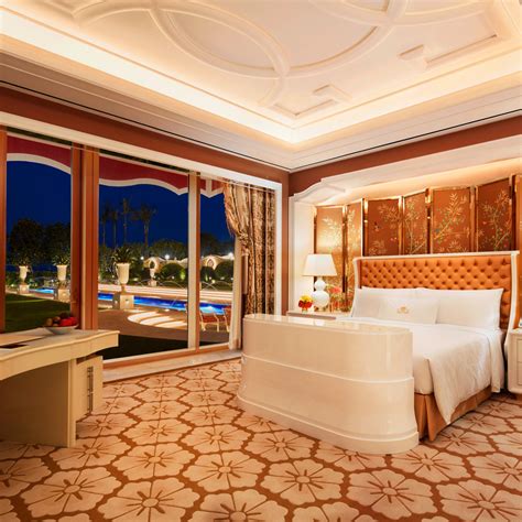 $4.2 billion Wynn Palace debuts as Macau’s most expensive resort ever ...