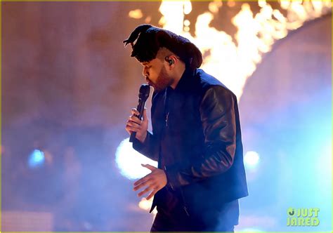 The Weeknd Sets the AMAs 2015 on Fire with 'The Hills' (Video): Photo ...