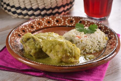 NOTICIAS TEZIUTLAN INFORMA: POLLO EN SALSA VERDE CON EPAZOTE, RECETAS SALUDABLES