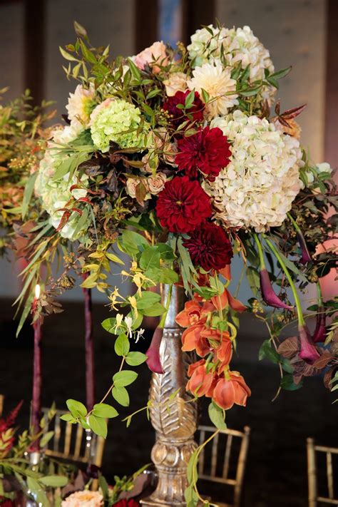 Burgundy Floral Arrangements You Should Try For Your Wedding - Beauty ...