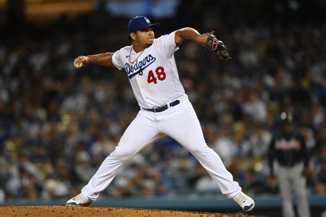 Dodgers: Brusdar Graterol Shows Off His Golf Swing - Inside the Dodgers ...