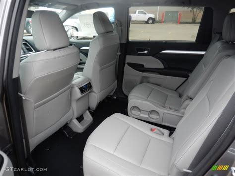 2018 Toyota Highlander XLE AWD Interior Color Photos | GTCarLot.com