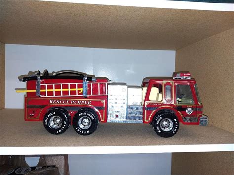 LARGE DIE-CAST FIRE TRUCK | EstateSales.org