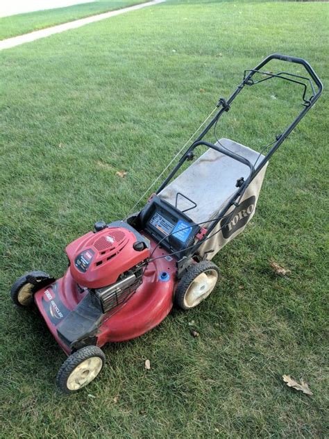 Toro self propelled lawn mower with bag $95 FIRM for Sale in Brunswick, OH - OfferUp