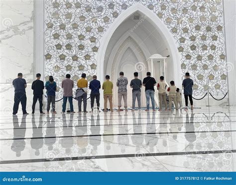 Male Congregation Praying Inside the at-Thohir Mosque Editorial Photography - Image of adult ...