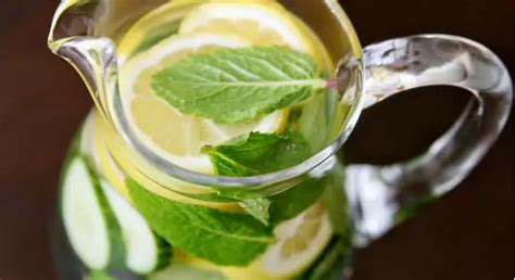 Resep Minuman Detox, Menurunkan Berat Badan dan Melangsingkan Perut Buncit | trik sehat