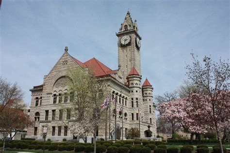 The Wood County Courthouse and Jail, located in Bowling Green, Ohio ...