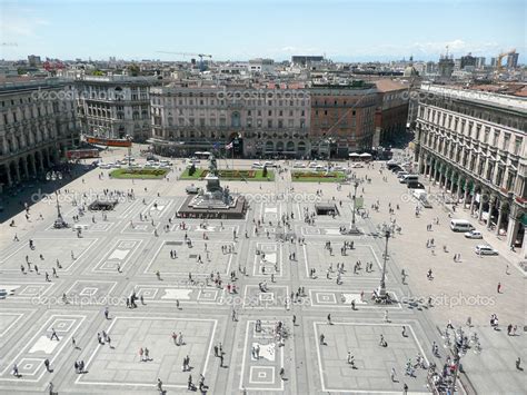 Aerial view of Piazza del Duomo, Milan Cathedral, Italy — Stock Photo ...