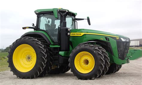 John Deere introduces 8RX line of tracked tractors - Grainews