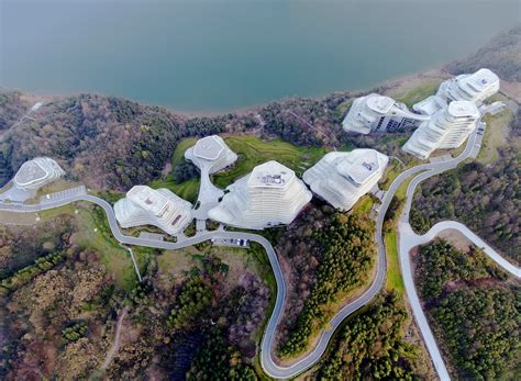 Huangshan Mountain Village / MAD Architects | Building of the Year 2018