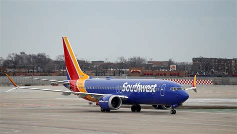 Southwest pilots vote to authorize strike | Reuters