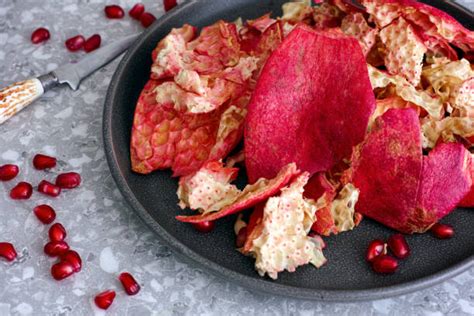 Benefits Of Pomegranate Peel | Holisticallysane