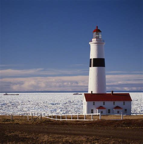 Phares du Nord-Est | Lighthouses of the North-East — BENOÎT CHALIFOUR