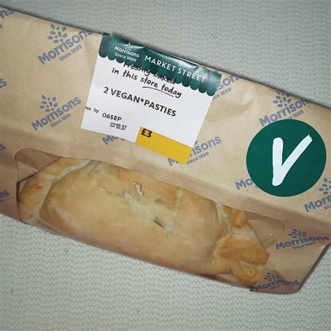 Supersupergirl's Food Reviews: [Review] Morrisons Vegan Pasties