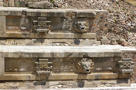 File:Teotihuacan-Temple of the Feathered Serpent-3035.jpg - Wikipedia