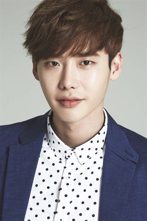 Top 10 Most Popular and Handsome Korean Drama Actors | Lee jong suk ...