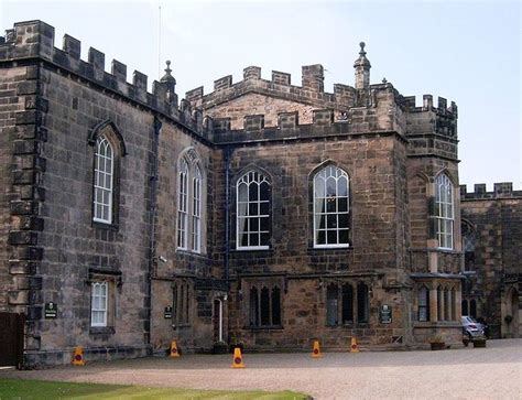 File:Auckland Castle, Bishop Auckland, County Durham