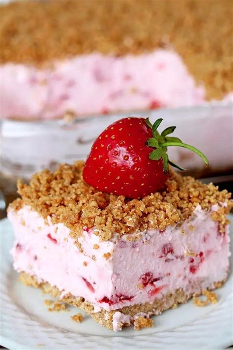 Easy Frozen Strawberry Dessert Refreshing, Creamy Frozen Dessert ...