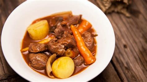 Bush kangaroo stew | SBS Food