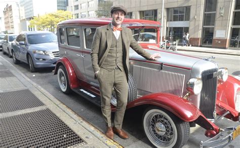 This tour takes you around NYC in a vintage 1920s car | amNewYork