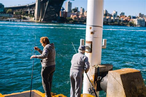 12 Best Fishing Spots in Sydney | Man of Many